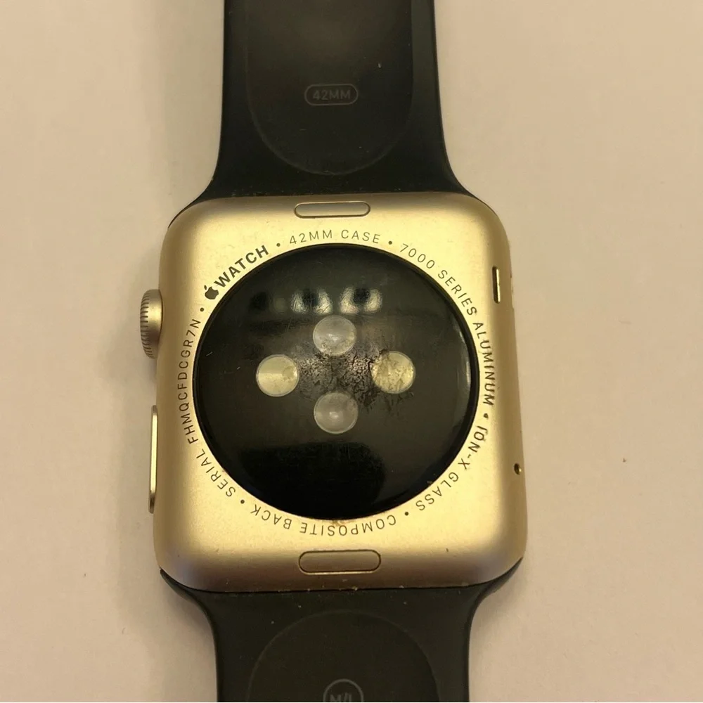 Apple Watch Series 7000, Gold casing,‎ tested, Charger included